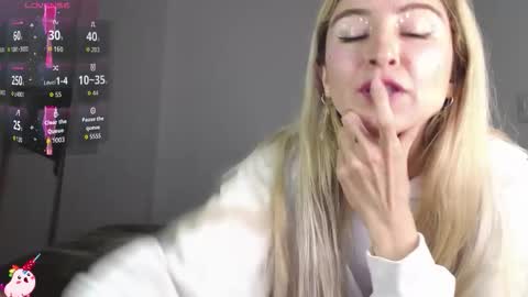 maryly rose online show from October 19, 1:40 am