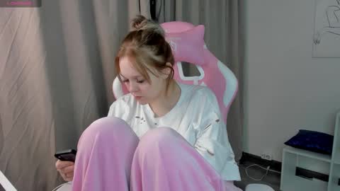 Mary online show from February 16, 3:05 pm