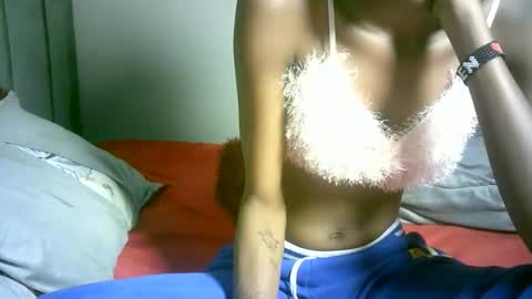 maskgang001 online show from April 5, 5:06 am