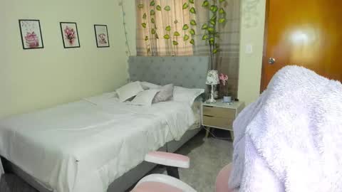 Daniela online show from October 17, 11:57 am