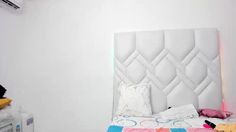 ISABEL online show from September 10, 9:15 pm