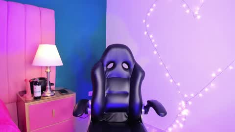 Mavy  online show from December 18, 11:45 am