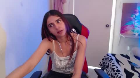 maxinesex_ online show from December 15, 1:38 pm