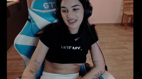 Maya online show from February 2, 1:02 am