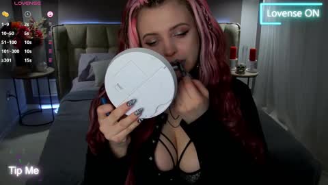 Maya Mils online show from March 3, 1:07 am