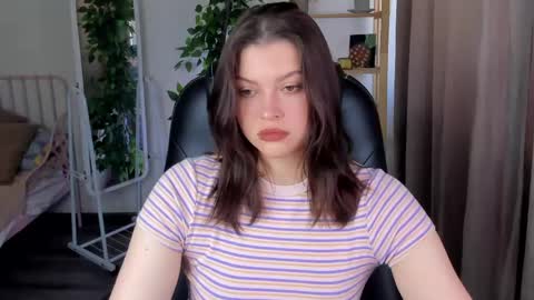 Mimi online show from June 1, 1:29 am