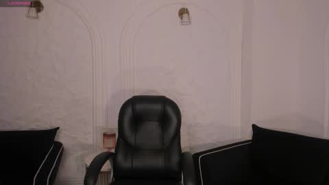 Maya online show from December 14, 3:12 am