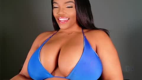 MayBabi online show from February 17, 10:05 pm