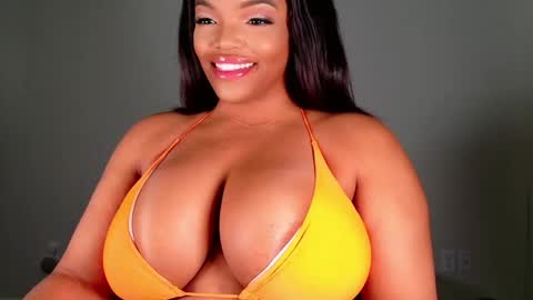 MayBabi online show from February 8, 11:44 am