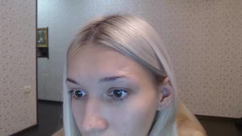 maybe_doll online show from October 9, 6:12 pm