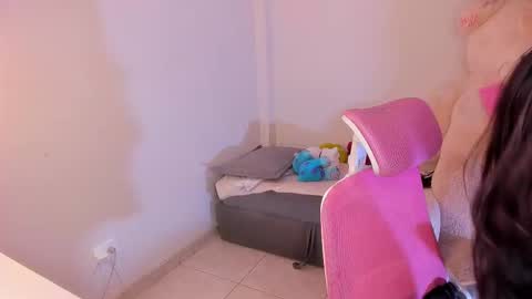 may online show from February 4, 8:45 pm