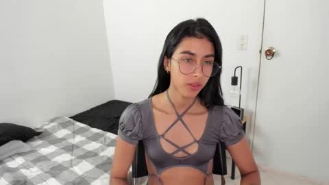 mazikeen_18 online show from March 25, 1:47 pm