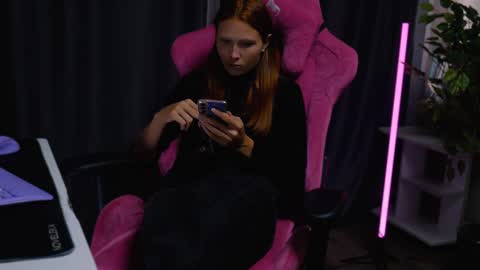 meek_cutie online show from September 12, 8:01 am