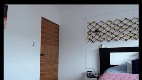 megam manze00 online show from October 29, 10:45 pm