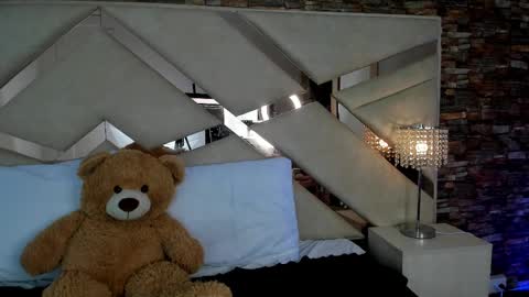     online show from September 29, 11:26 am