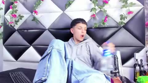 megan_thompsonn_ online show from October 28, 2:28 am