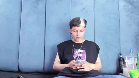 megan_thompsonn_ online show from April 15, 2:23 am