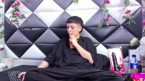 megan_thompsonn_ online show from September 28, 3:24 am