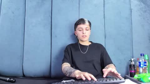 megan_thompsonn_ online show from May 6, 2:59 am