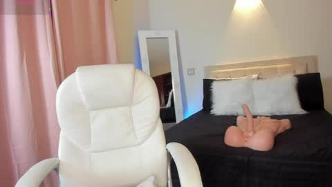  Megan  online show from April 1, 1:50 am