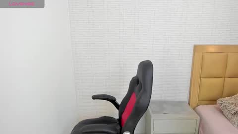 M E G A N  online show from September 17, 12:36 pm