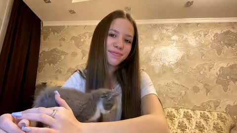 Mei online show from April 19, 6:10 pm