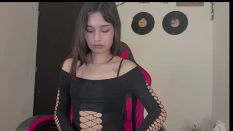 mel0dy_cute online show from March 26, 9:49 pm
