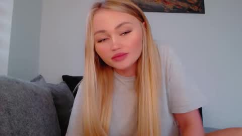 Melania online show from November 4, 12:32 pm