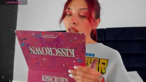 Melanie roux  online show from February 7, 12:42 pm