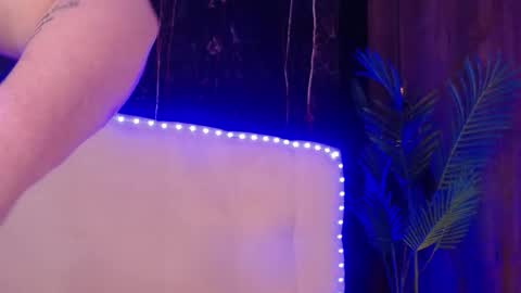 melanniebrown online show from March 14, 7:20 am