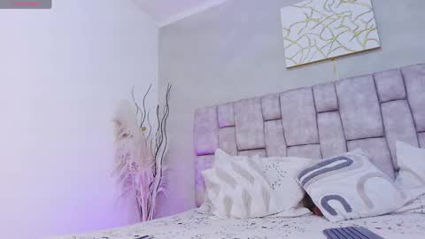 Melany online show from May 6, 1:26 pm