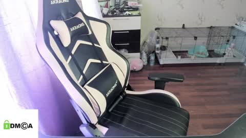 melisanilson online show from February 18, 7:10 am