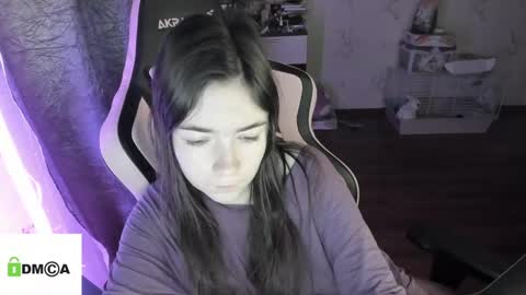 melisanilson online show from December 3, 2:23 am