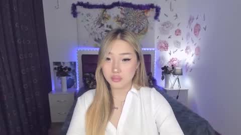 Melissa online show from December 11, 3:37 pm