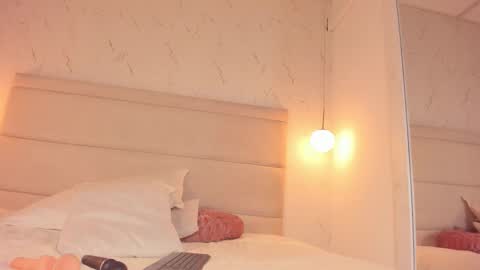 Melissa online show from March 1, 4:18 pm