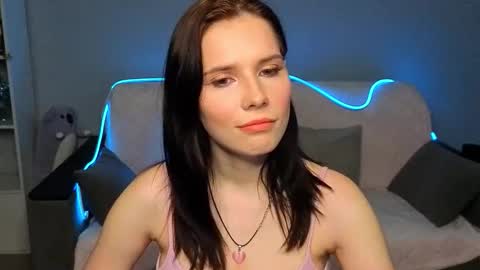 mellhyees online show from February 27, 6:19 pm