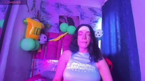melllks online show from July 16, 3:38 pm