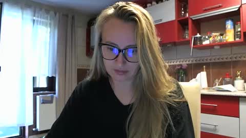 Melly online show from September 18, 6:45 am