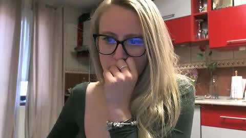 Melly online show from March 6, 8:20 am