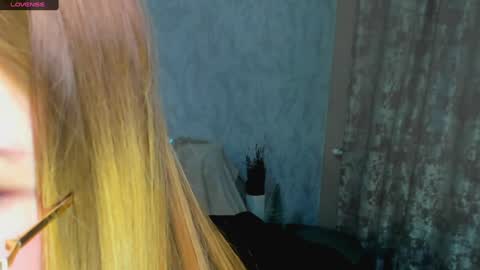 MelMooon online show from January 25, 6:21 pm