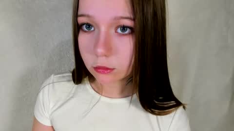 MelMooon online show from February 10, 9:29 pm