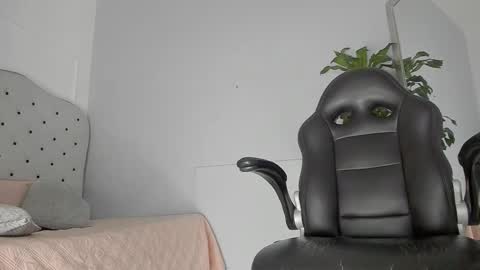 Melodi  online show from December 5, 12:06 pm