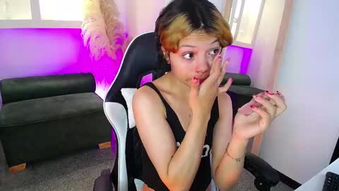 melody701583as online show from April 16, 1:00 pm