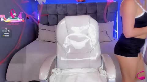 MELY online show from October 15, 8:22 pm