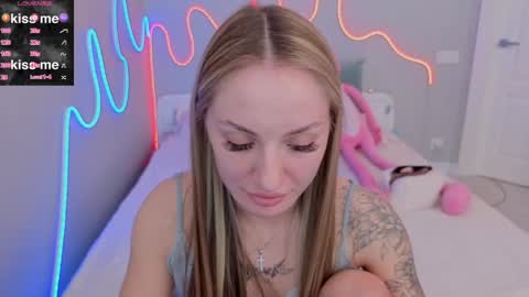 Mirrra online show from April 27, 3:53 pm