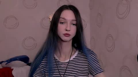 mermaidvibestides online show from November 9, 9:22 pm