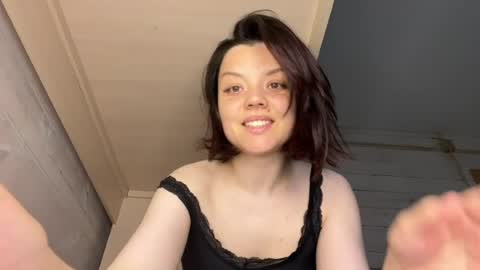 messigirlzz online show from August 10, 5:55 am