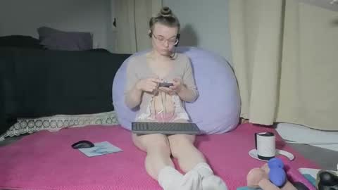 Dainty online show from February 11, 11:50 pm