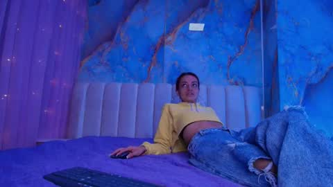 Emi online show from February 23, 7:13 pm