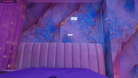 Emi online show from February 28, 7:46 pm